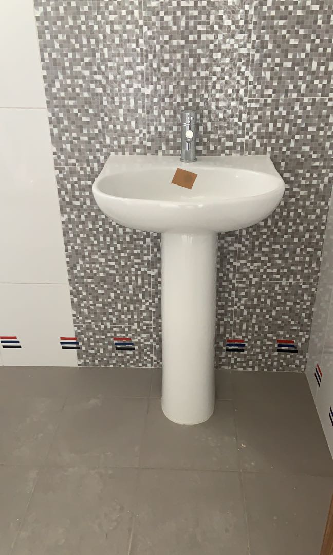 hdb bathroom basin, Furniture & Home Living, Bathroom & Kitchen