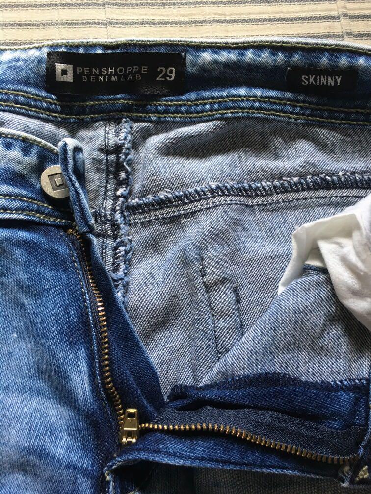 Maong/washed pants (Category: Other Bottoms) located in Rizal. Submitted by tanielleee (Listing ID 280630591, Image 2). Description: 10/10 Perfect condition Rarely used Size S-M Rfs: de cluttering .