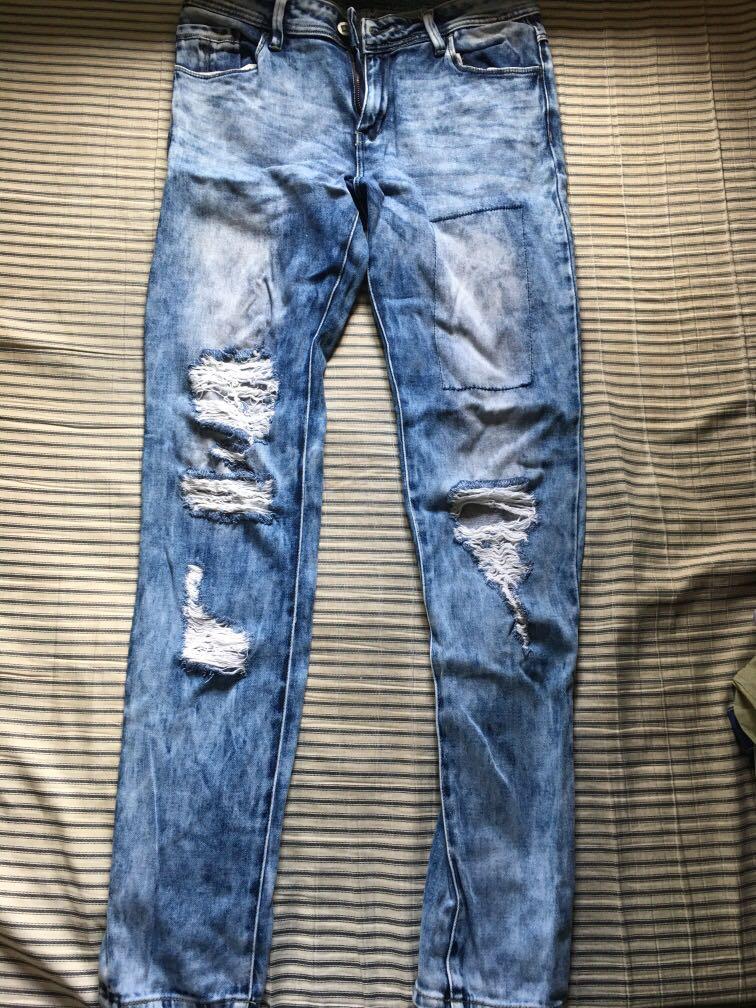Maong/washed pants (Category: Other Bottoms) located in Rizal. Submitted by tanielleee (Listing ID 280630591, Image 1). Description: 10/10 Perfect condition Rarely used Size S-M Rfs: de cluttering .