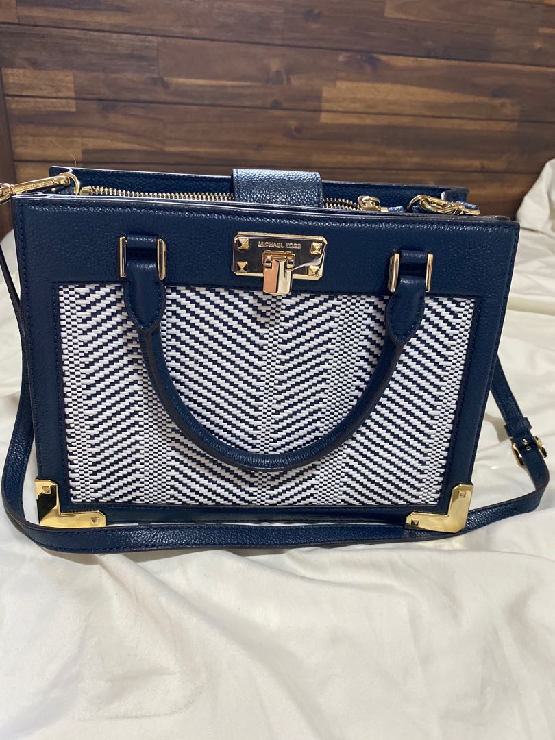 navy blue pocketbooks