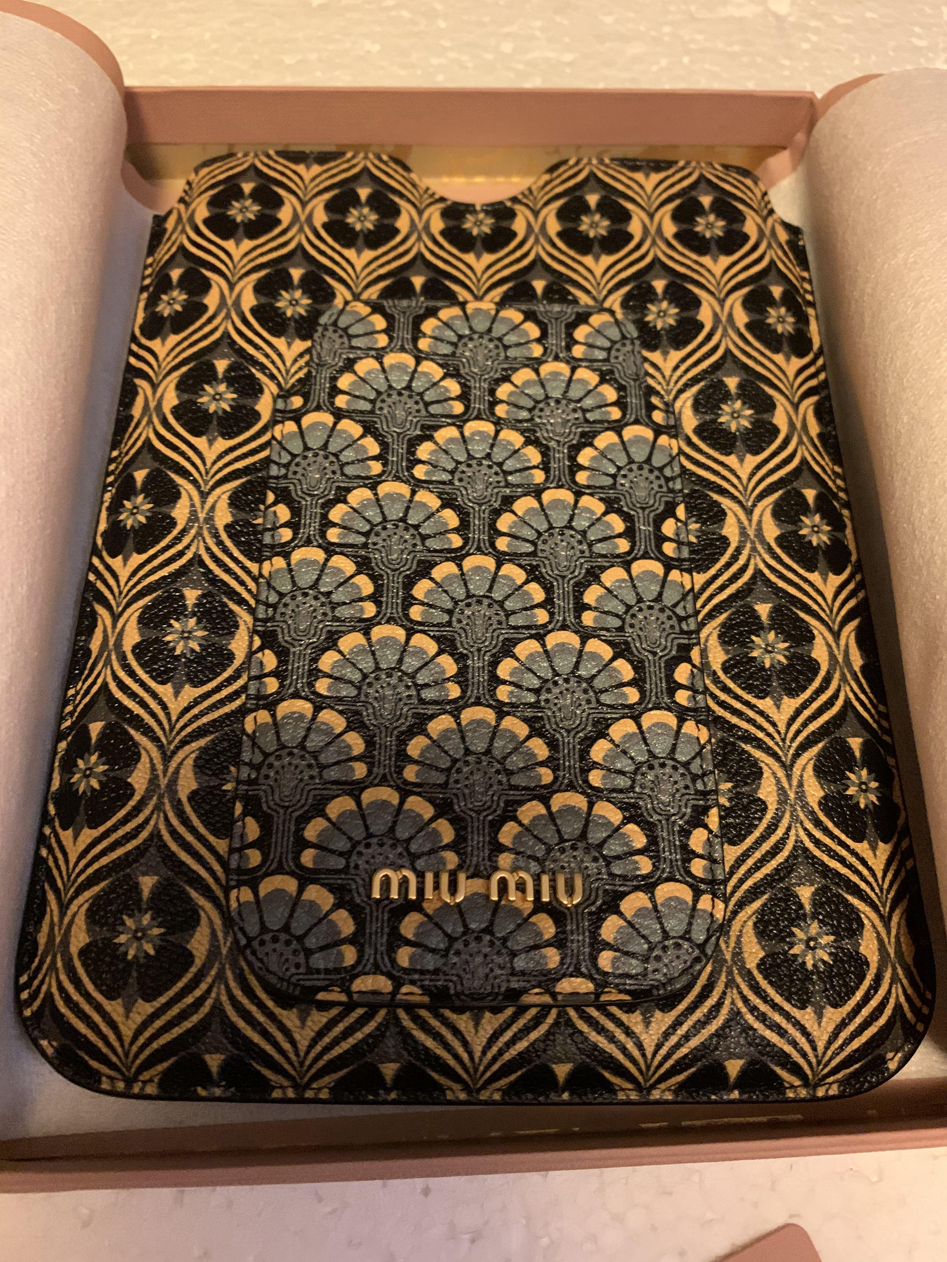 miu miu iPad mini case IPad min套/手機套, 名牌, 手袋及銀包- Carousell