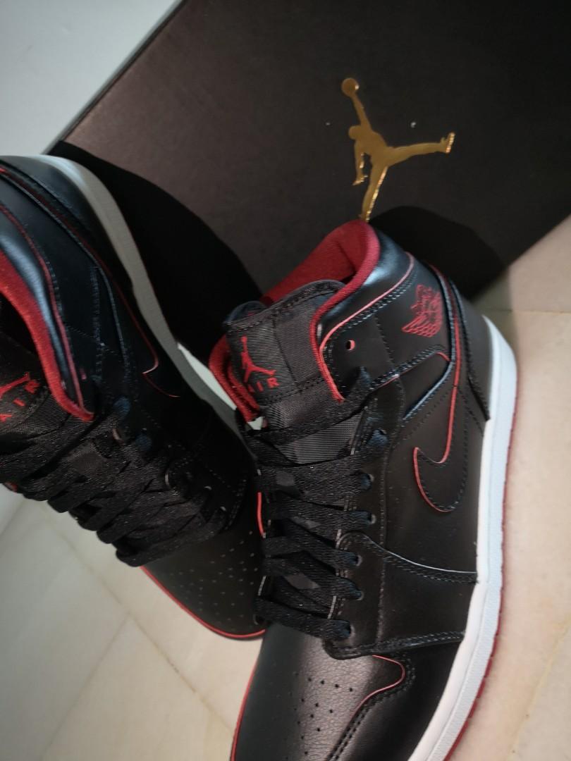 Jordan 1 retro mid black red white online
