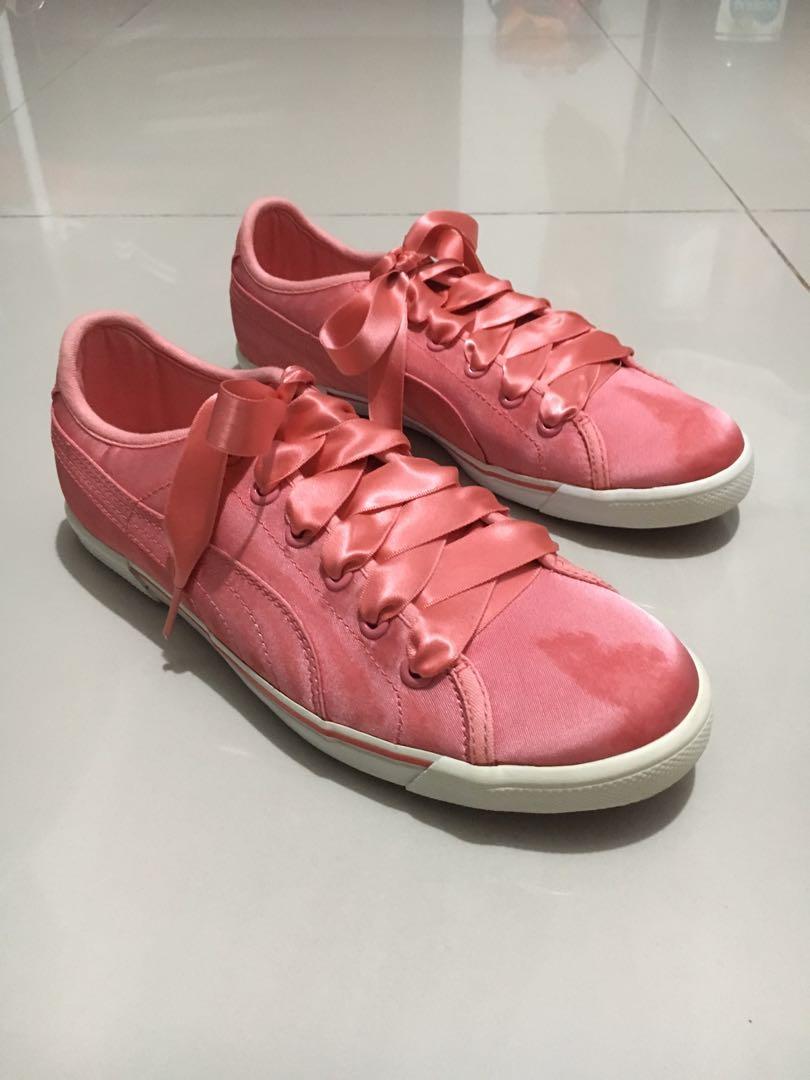skechers pink ribbon shoes