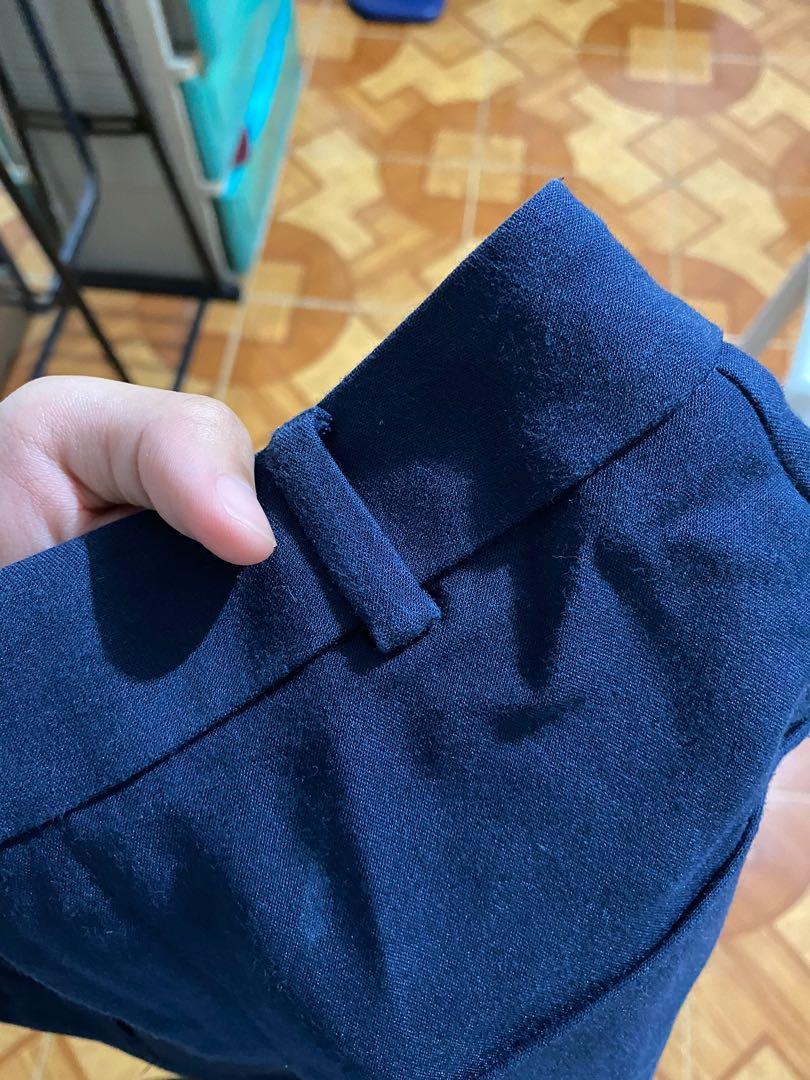 Stradivarius navy blue shorts (Category: Other Bottoms) located in San Fernando. Submitted by sym26 (Listing ID 280696382, Image 3). Description: Super pretty!!! 😭🥰 Masikip na sakin hehe. Can fit size 25 Highwaist.