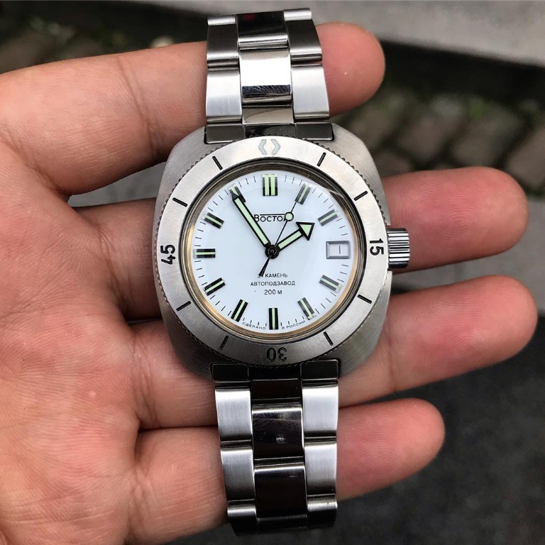 Vostok amphibia ministry case shop