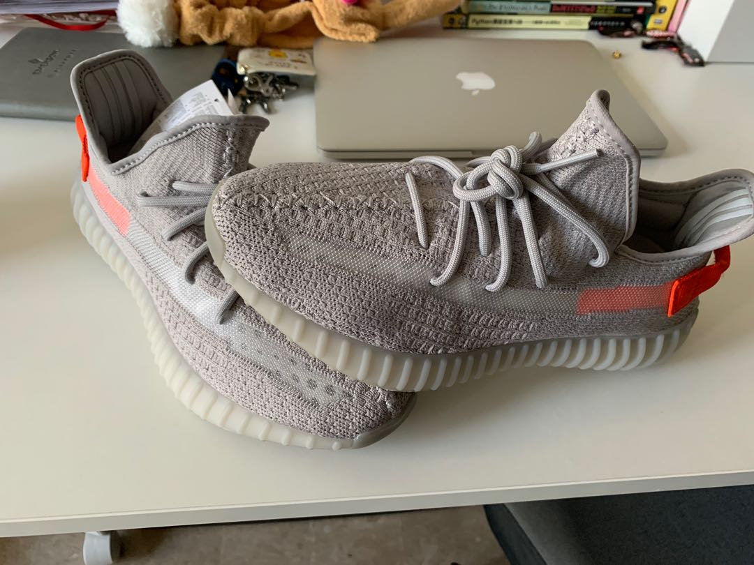Yeezy tail light uk8, Men's Fashion, Footwear, Sneakers on Carousell
