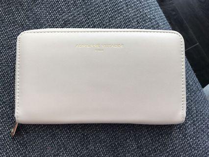 Women’s beige wallet Adrienne Vittadini