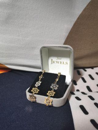 18k dangling earring