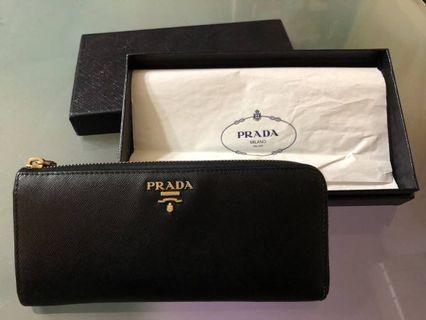 Prada 黑色長夾