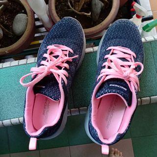 Skechers