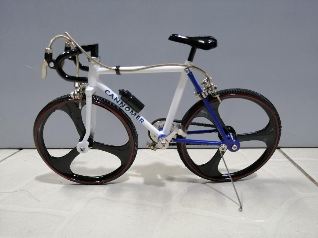 bike scale models
