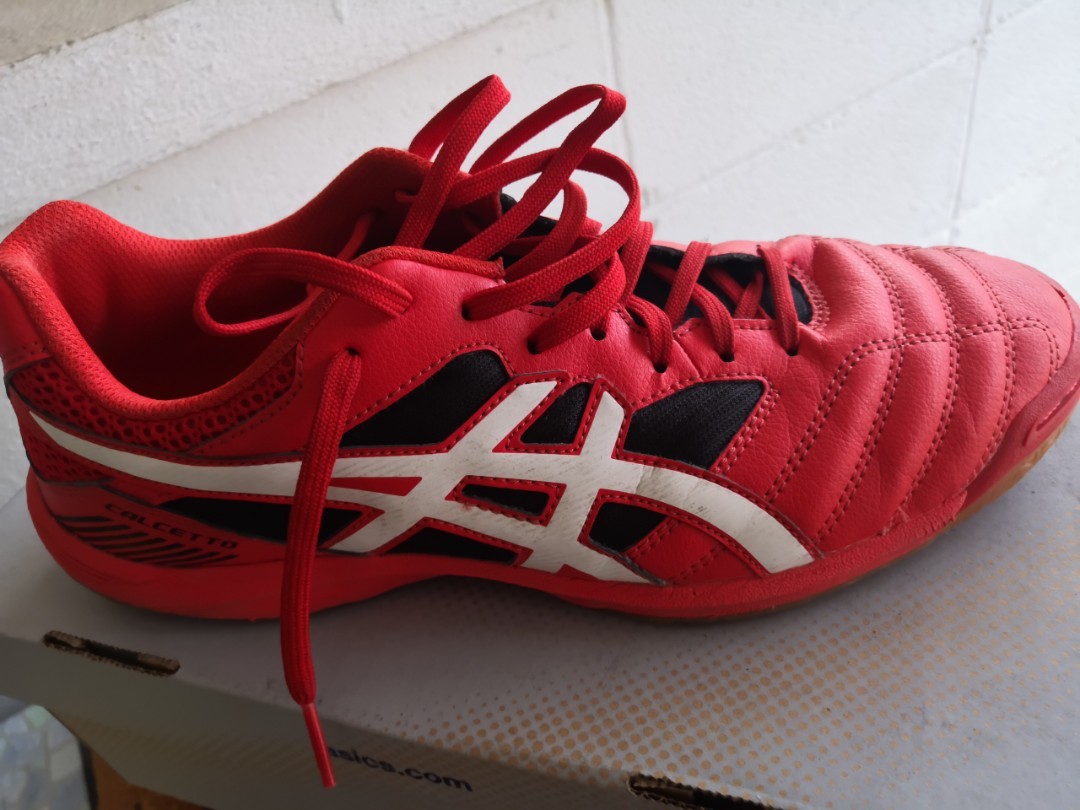 Asics calcetto wd 7 review best sale