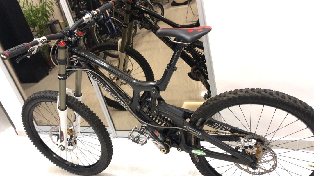 Santa Cruz V10 Carbon Full Suspension Downhill Bike Sports