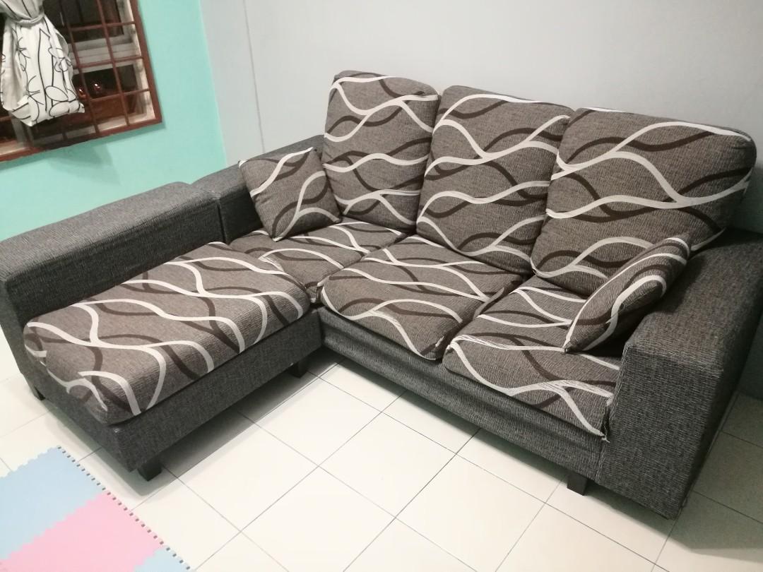 Sofa Terpakai Home Furniture Furniture On Carousell