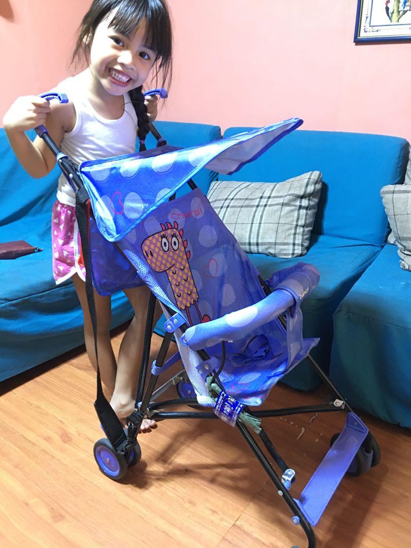 Umbrella type stroller (Category: Strollers) located in Mandaluyong City. Submitted by abby_calixto (Listing ID 280848848, Image 2). Description: Umbrella type stroller New Violet .