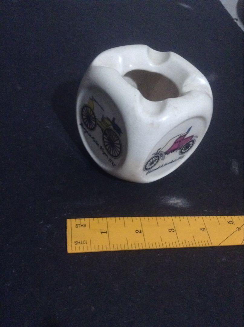 antique carStyled Ceramic Ashtray!/4 old cars/Japanmade, Antiques