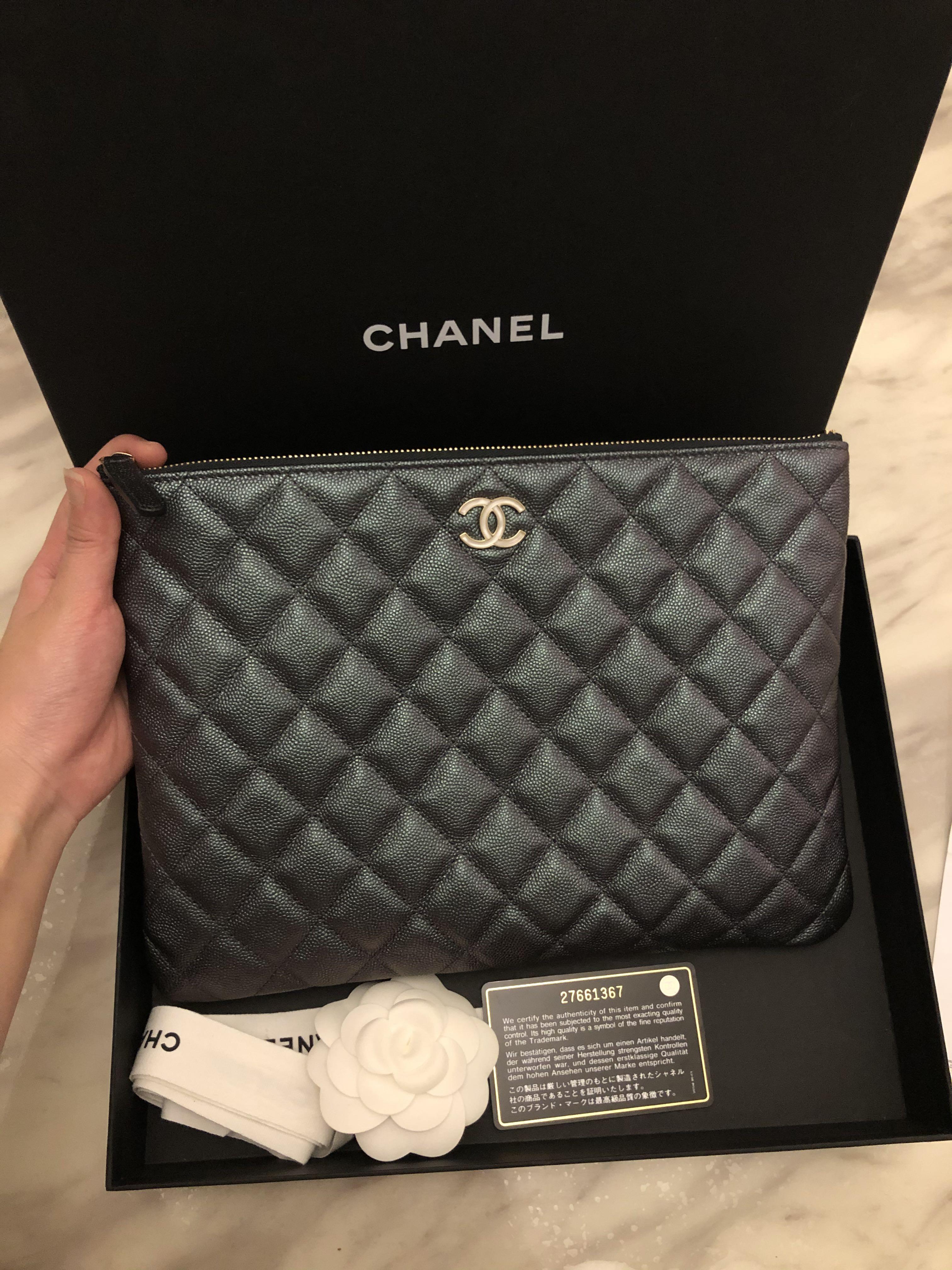 Chanel 19S Iridescent Black Pearly CC Caviar O Case Clutch Bag