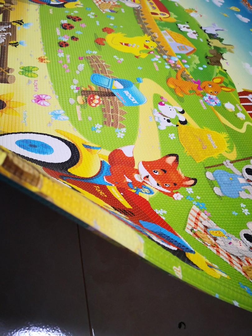 Dwinguler playmat, Babies & Kids, Bathing & Changing, Changing Mats