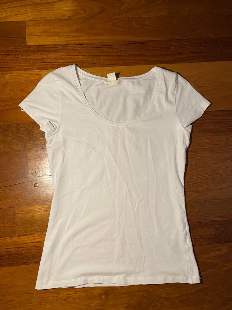 H&M Basic Tee (Category: Shirts) located in Singapore. Submitted by lroessen (Listing ID 281081450, Image 1). Description: .