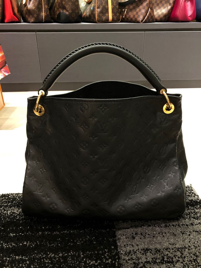 Lv artsy bag black deals