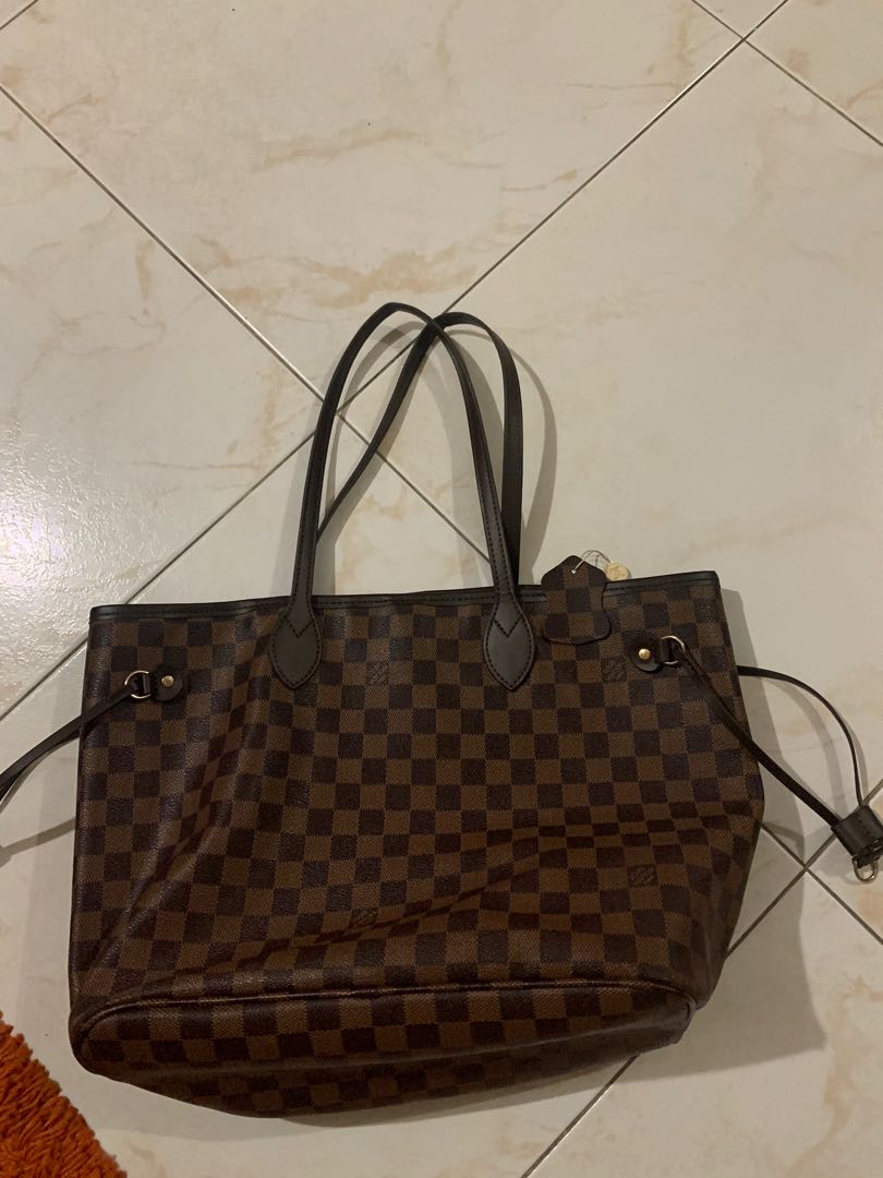 louis vuitton hand pouch