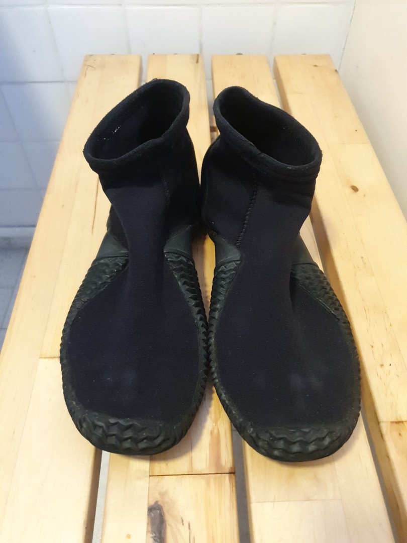 MARES EQUATOR 2mm DIVE BOOTS (BOOTIES), Sports Equipment, Sports