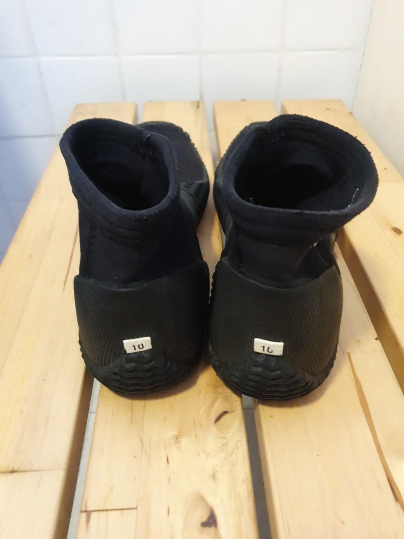 MARES EQUATOR 2mm DIVE BOOTS (BOOTIES), Sports Equipment, Sports