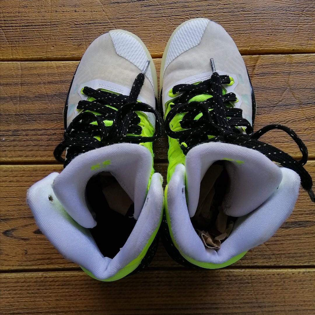 Hyperdunk youth store