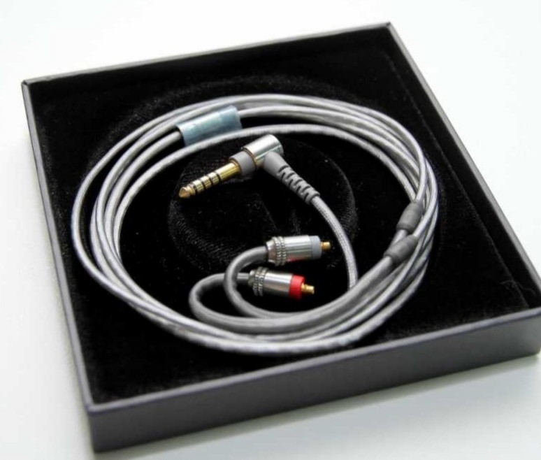 放全新Sony旗艦耳機Ier Z1r 原廠線, 音響器材, 可攜式音響設備- Carousell