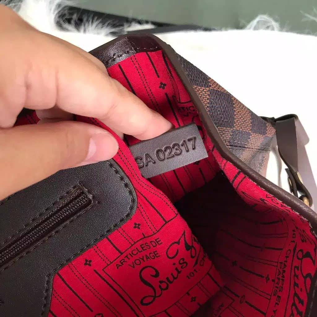 Tas Louis Vuitton Asli Tak Pernah Pakai Logo Warna Merah -  Banjarmasinpost.co.id