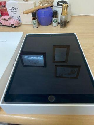 I pad air 2019 64G WiFi 版 10.5吋+鍵盤 （包郵）✨(已有人付訂金）