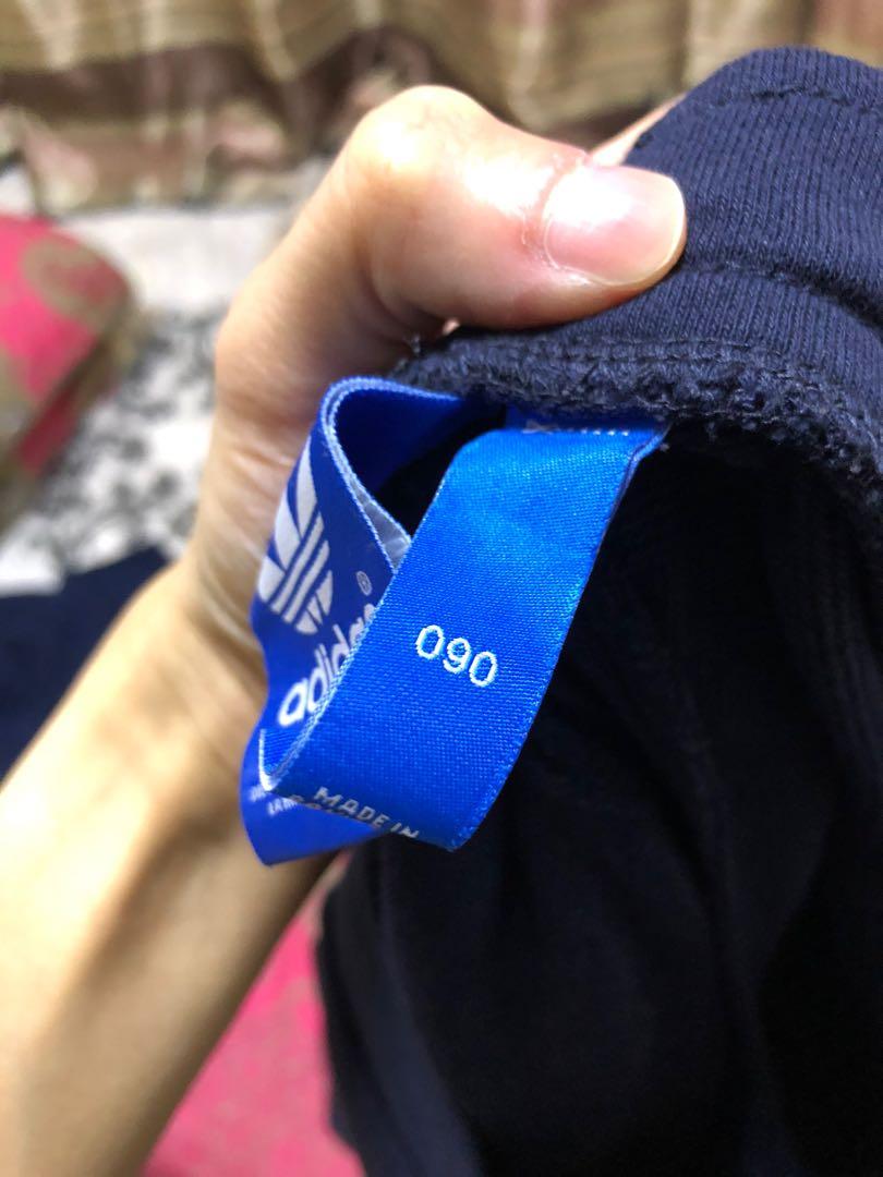 adidas shorts短褲 （分類：短褲）位於 Hong Kong。 由 ck1324 提交（商品編號 281155066，圖片 3）。簡介： 全新短褲 淨係洗左only S碼 $150。