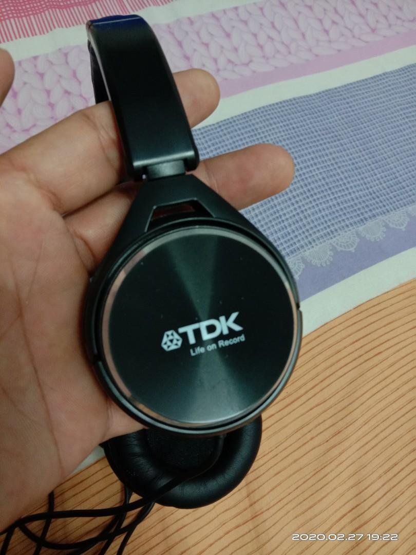 Earphone (Category: Earphones) located in Singapore. Submitted by foreverphyo.sg (Listing ID 281180862, Image 3). Description: Used. But still very good..