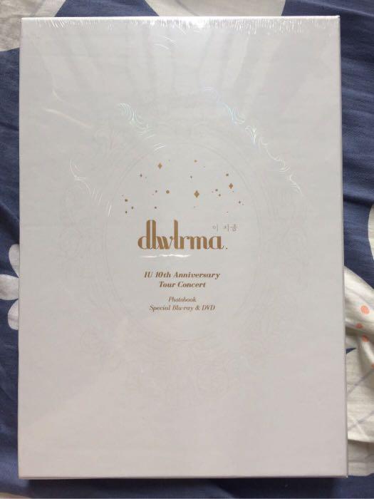 IU 10th Anniversary Tour Concert dlwlrma. 韓國版160頁寫真集+ blu