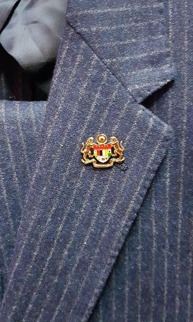 Kolar Pin Jata Negara Kepada Kakitangan Kerajaan, Men's Fashion, Muslim