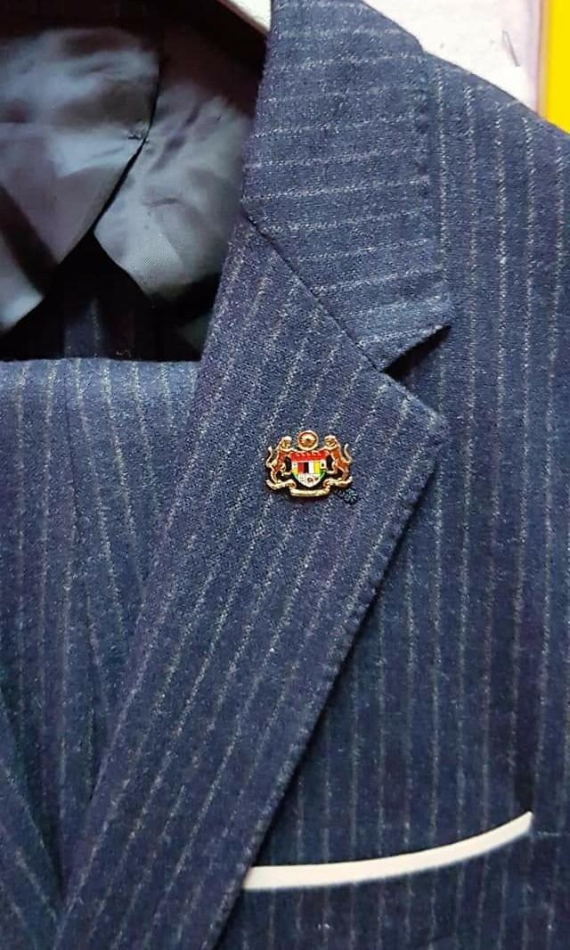 Kolar Pin Jata Negara Kepada Kakitangan Kerajaan, Men's Fashion, Muslim