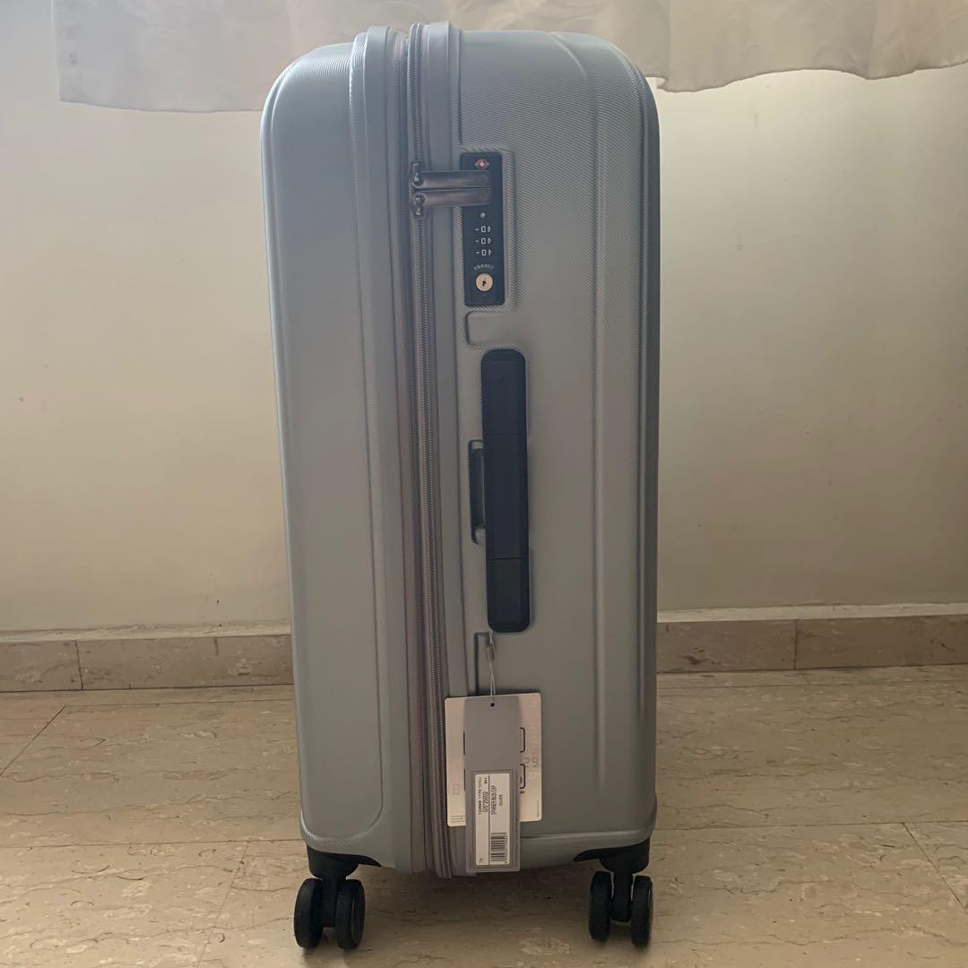 Samsonite T5 68cm Spinner Luggage with build in Scale Hobbies Toys Travel Luggage on Carousell
