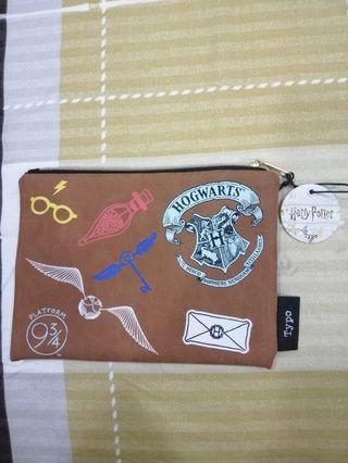 #GreatAsGifts Typo Harry Potter Pouch