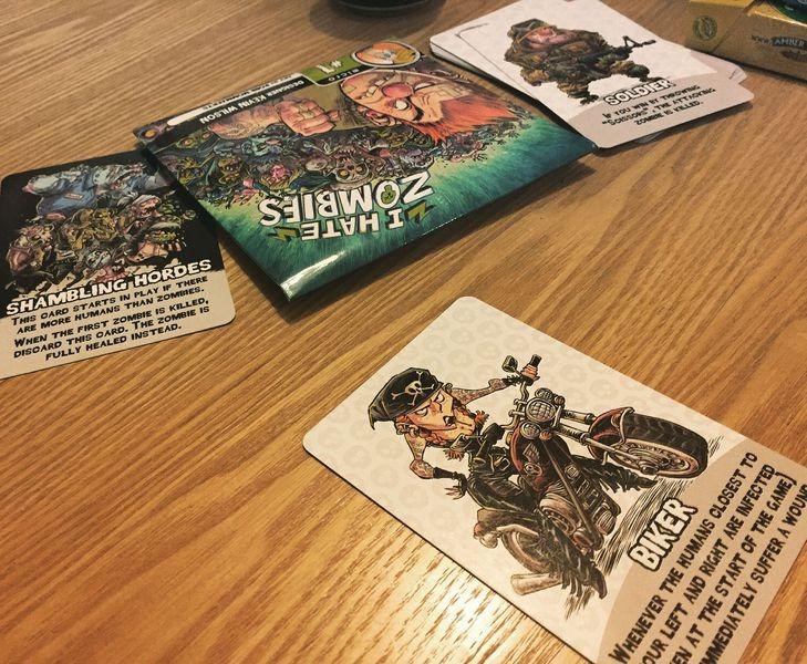 [全新] I Hate Zombies 喪屍大逃殺 (英文版) [桌遊] (Party Game), 興趣及遊戲, 玩具 & 遊戲類 ...