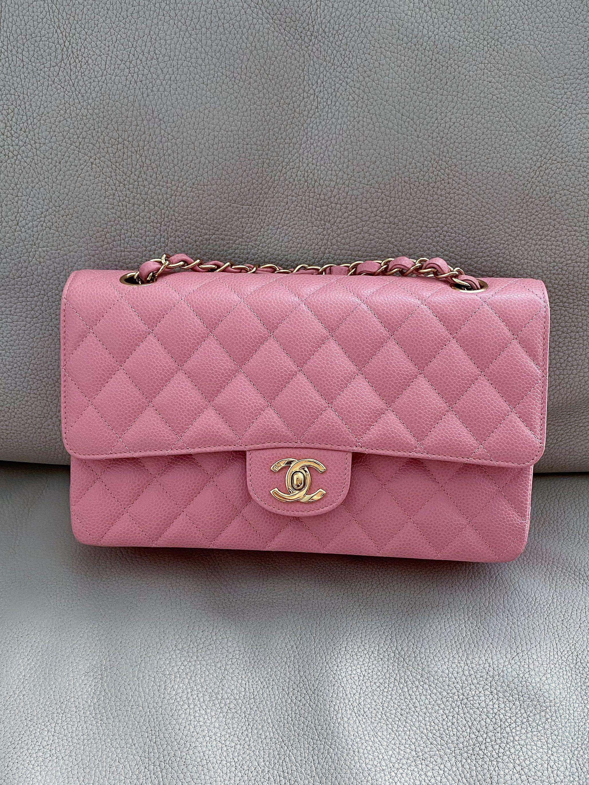 Chanel vintage 24k Sakura pink classic flap medium caviar, Luxury