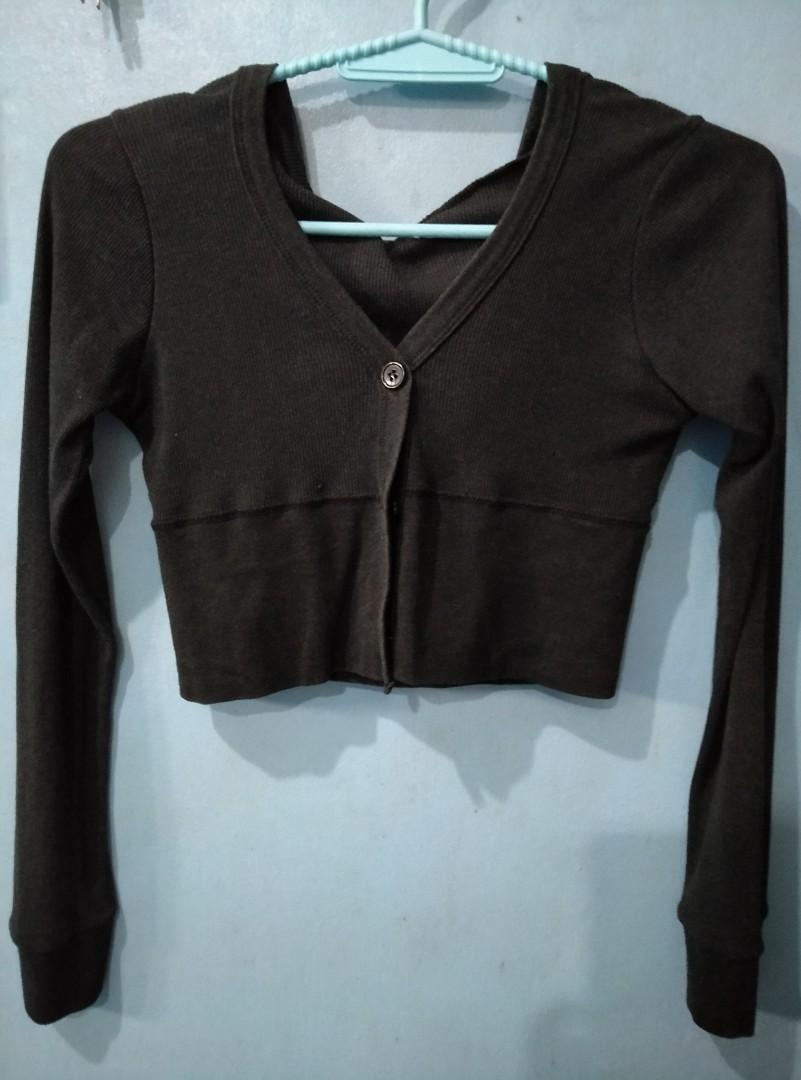 Crop hoodie (Category: Others Tops) located in Quezon City. Submitted by andrethyzpicks (Listing ID 281387736, Image 1). Description: Preloved crop hoodie for ladies In good condition Measurements Length 13 inch Width 12 inch Rfs Decluttering #crophoodie Last price posted All photos are shown above No when worn photos No return no exchange No cancelation of order No meet up Payment first policy via GCash Palawan Cebuana Item cost + sf 80 metro ma