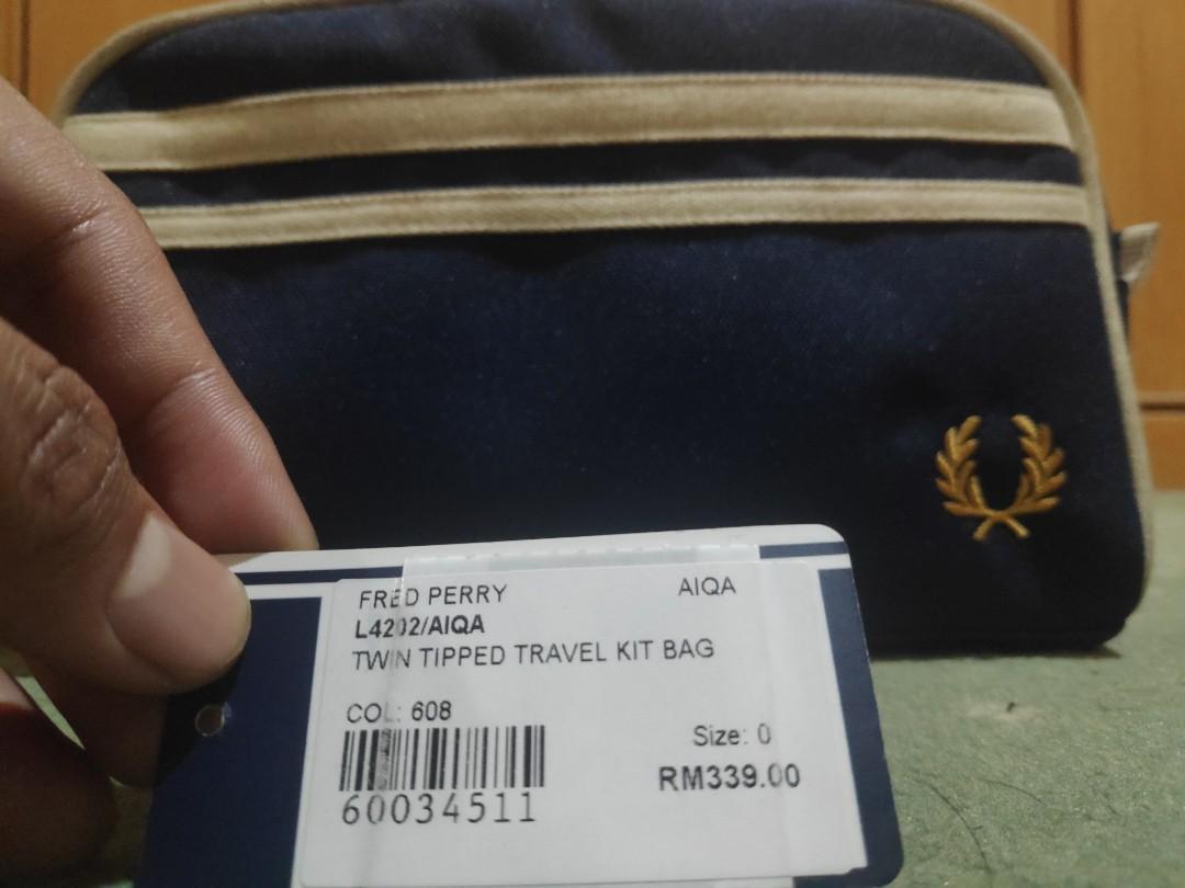 Fred perry 2025 travel kit bag