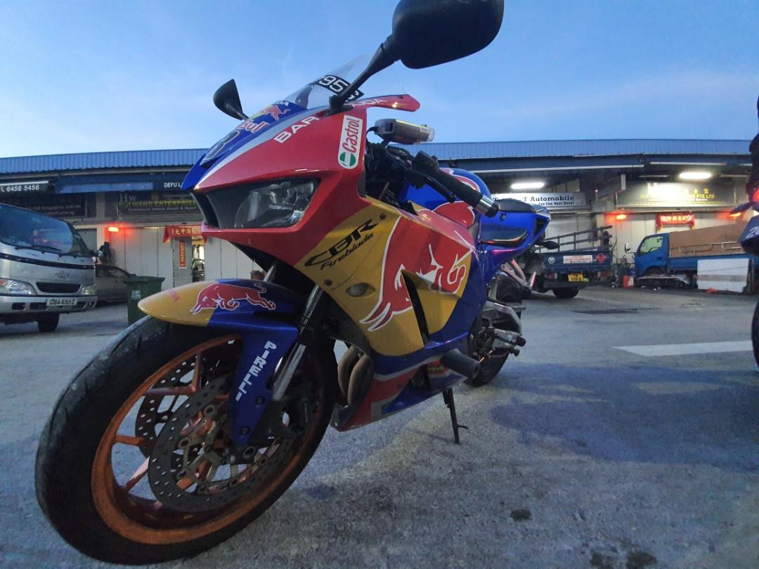 Honda cbr 600 discount rr red bull