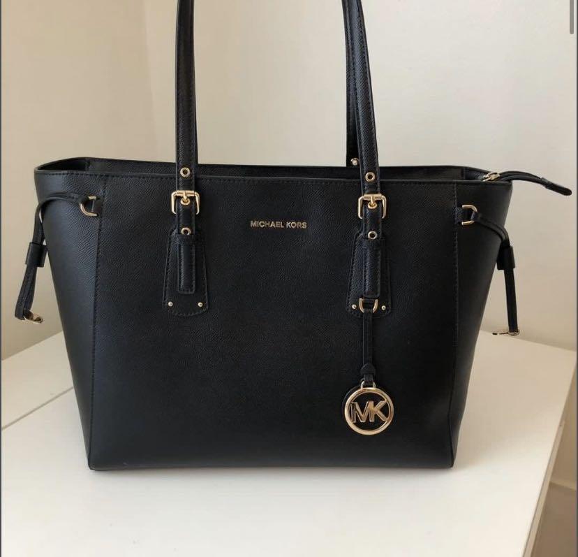 Michael kors small voyager tote 2025