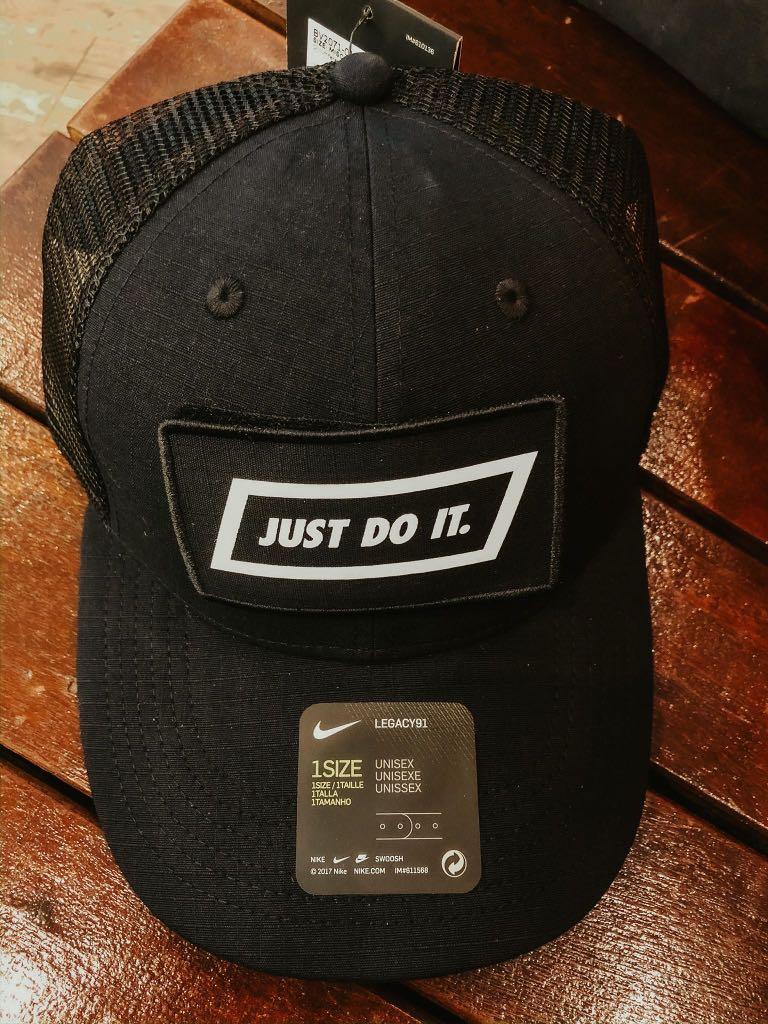 nike black trucker hat