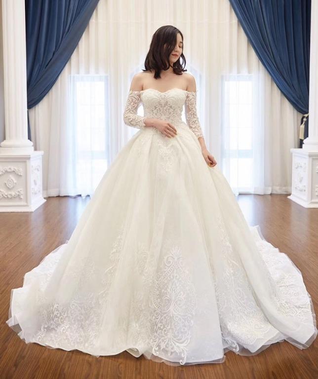 Wedding dresses with long sleeves and open back outlet