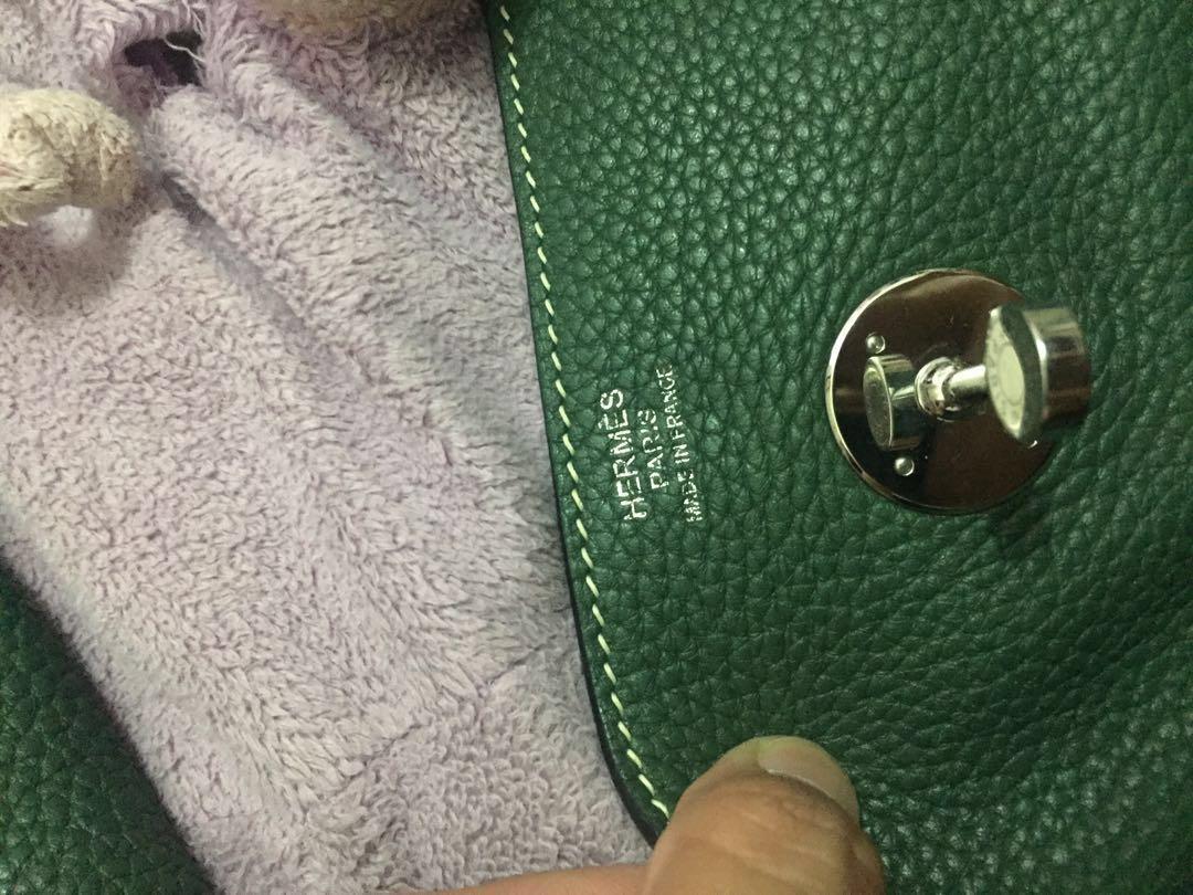 💕REPRICED RUSH SALE Authentic LINDY 26” (Category: Luxury Bags & Wallets) located in Pasig City. Submitted by toothless.project (Listing ID 256950062, Image 3). Description: Super seldomly used. Excellent condition. RFS: NEED ASAP FUNDS FOR AN HANGING CONTRUCTION PROJECT. Please do help me. Thank you Original Dust bag not included. Note: BAG HAS NO AUTHENTICITY CARD and Wasn’t authenticated coz it was only given to me. Selling this at this price