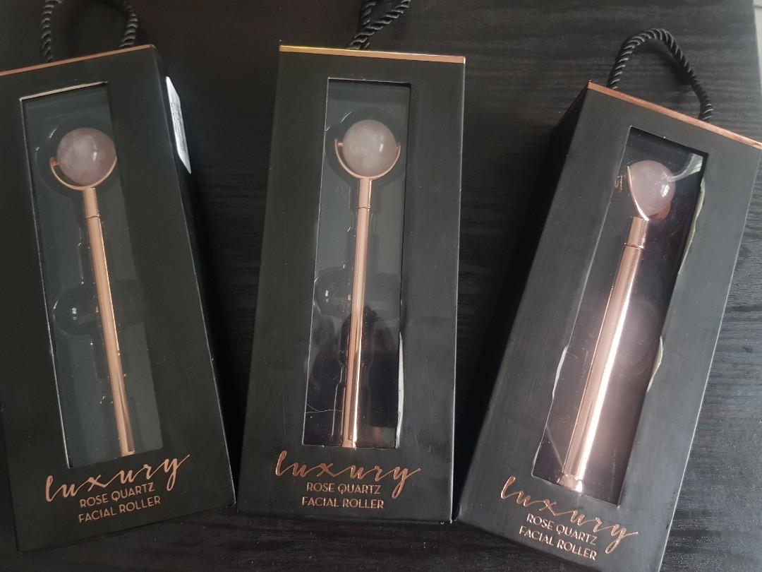 Rose quartz roller (Category: Massage Devices) located in Pasig City. Submitted by Watchaholics (Listing ID 281484893, Image 1). Description: all items are from the US very effective.