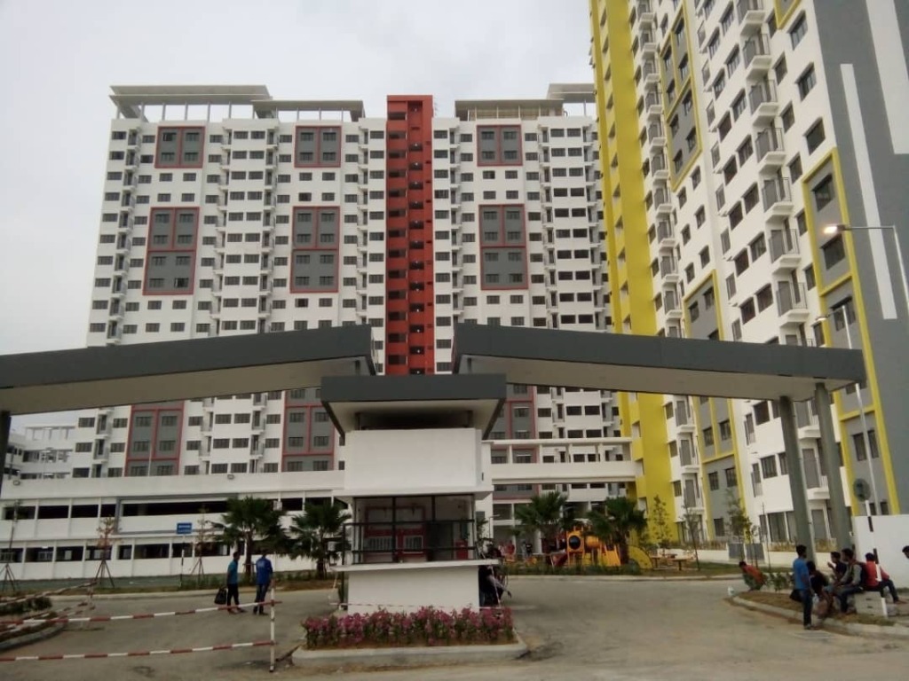 Rumah Baru Pangsapuri Seri Akasia Puchong 3mins To Lrt Bank Restaurant Property Rentals On Carousell