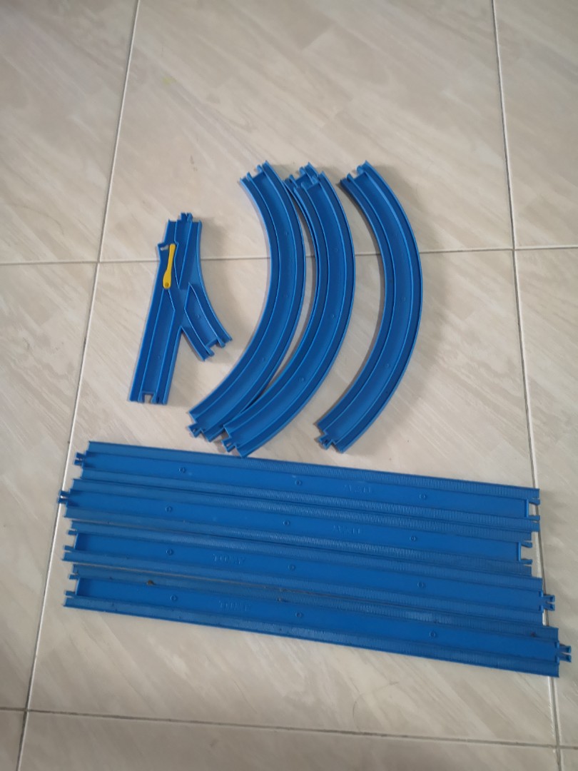 smyths thomas train track